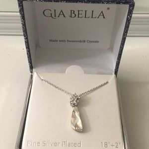 Made w/ Swarovski Crystal: Gia Bella Necklace